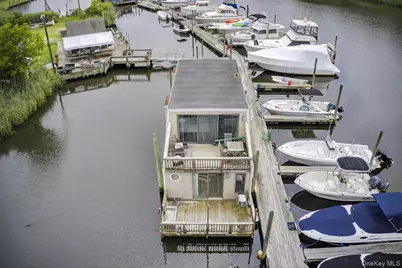 149 C Riverside Drive, Riverhead, NY 11901 - Photo 4