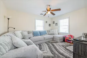 35 East Ave, Glen Cove, NY 11542 - Photo 12