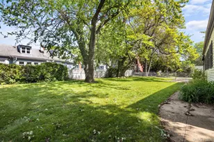 25 Bay St, Bronx, NY 10464 - Photo 26