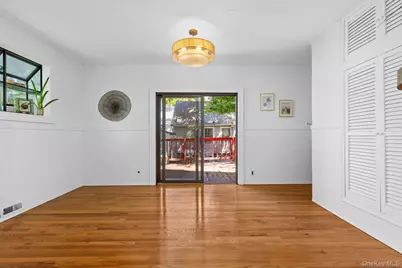 25 Bay Street, Bronx, NY 10464 - Photo 14