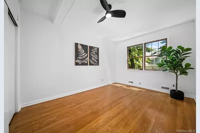 25 Bay Street, Bronx, NY 10464 - Photo 10