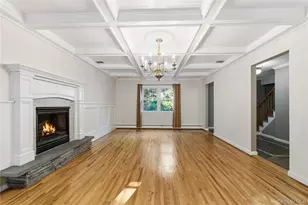 128 Cove Rd, Huntington, NY 11743 - Photo 10