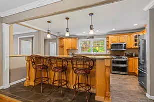 128 Cove Rd, Huntington, NY 11743 - Photo 4