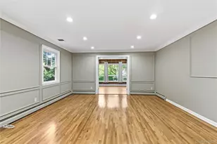 128 Cove Rd, Huntington, NY 11743 - Photo 12