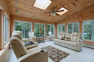 39 Carriage Hill Ln, Poughkeepsie, NY 12603 - Photo 8