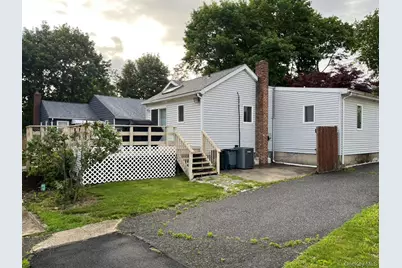 13 Reinhart Court, Melville, NY 11747 - Photo 16