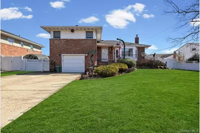 3 Chapin, Farmingdale, NY 11735 - Photo 1