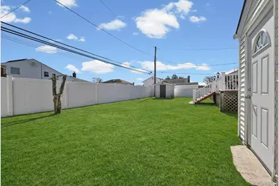 3 Chapin, Farmingdale, NY 11735 - Photo 4