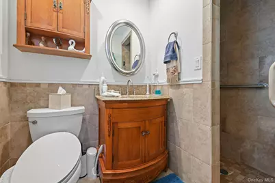 3 Chapin, Farmingdale, NY 11735 - Photo 16