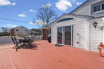 3 Chapin, Farmingdale, NY 11735 - Photo 6