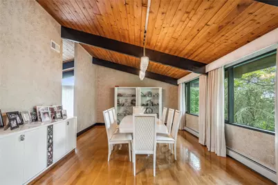 27 Parkway Drive, Roslyn Heights, NY 11577 - Photo 8