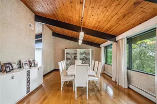 27 Parkway Dr, Roslyn Heights, NY 11577 - Photo 8