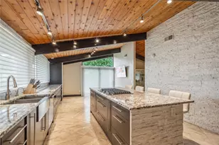 27 Parkway Dr, Roslyn Heights, NY 11577 - Photo 6