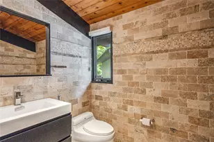 27 Parkway Dr, Roslyn Heights, NY 11577 - Photo 10