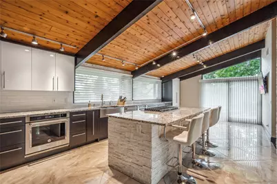 27 Parkway Drive, Roslyn Heights, NY 11577 - Photo 4