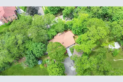 27 Parkway Drive, Roslyn Heights, NY 11577 - Photo 18