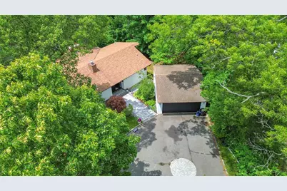 27 Parkway Drive, Roslyn Heights, NY 11577 - Photo 20