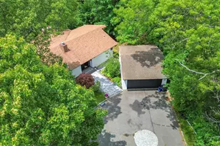 27 Parkway Dr, Roslyn Heights, NY 11577 - Photo 20