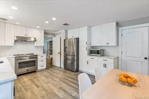 130 Sands Point Rd, Sands Point, NY 11050 - Photo 14