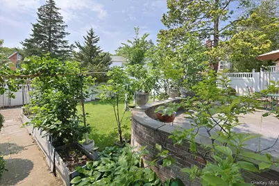 50-54 Deepdale Place, Little Neck, NY 11362 - Photo 6