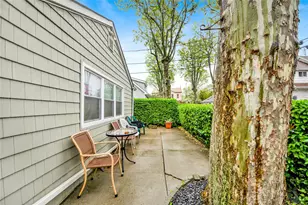 9 Magnolia Pl, Bronx, NY 10465 - Photo 2