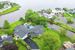 28 Deeringwood Ln, Babylon, NY 11702 - Photo 36