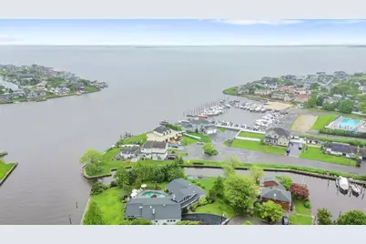 28 Deeringwood Lane, Babylon, NY 11702 - Photo 34