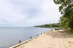 6 Bay View Dr, Hampton Bays, NY 11946 - Photo 4