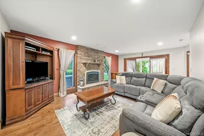 7 Kent Court, Bayport, NY 11705 - Photo 18