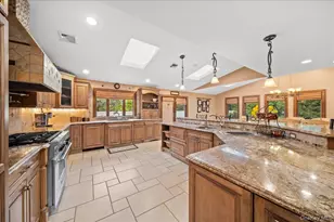 7 Kent Ct, Bayport, NY 11705 - Photo 10