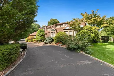 7 Kent Court, Bayport, NY 11705 - Photo 2