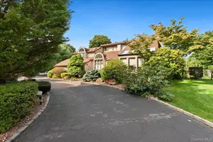 7 Kent Ct, Bayport, NY 11705 - Photo 2