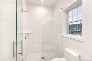 7 Ocean Watch Ct, Freeport, NY 11520 - Photo 20