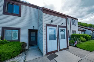 24 Monet Ct, Middle Island, NY 11953 - Photo 2