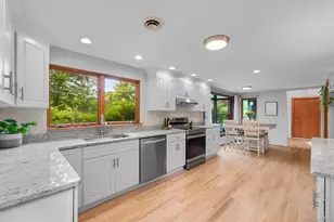 7 Elliotts Ln, New Paltz, NY 12528 - Photo 2