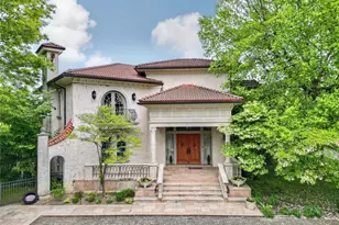 17 Split Rock Dr, Great Neck, NY 11024 - Photo 2