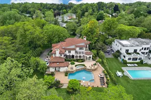 17 Split Rock Dr, Great Neck, NY 11024 - Photo 30