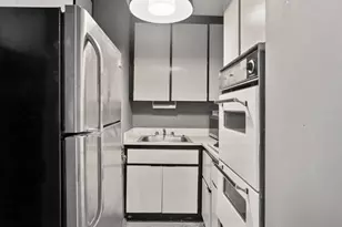 135 Ocean Pkwy, Brooklyn, NY 11218 - Photo 8