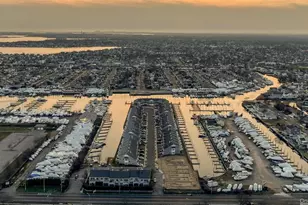 10 Ocean Watch Ct, Freeport, NY 11520 - Photo 32