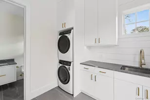 25 Liberty St, Westhampton Beach, NY 11978 - Photo 10