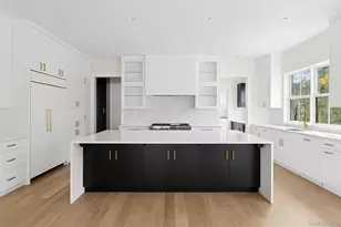 25 Liberty St, Westhampton Beach, NY 11978 - Photo 6