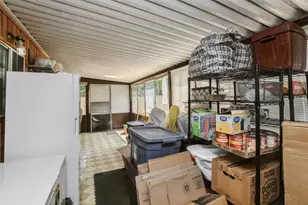 22 Landscape Dr, Wheatley Heights, NY 11798 - Photo 18