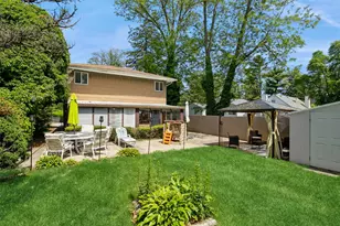 22 Landscape Dr, Wheatley Heights, NY 11798 - Photo 6