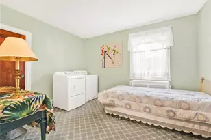 95 Malba Dr, Whitestone, NY 11357 - Photo 24