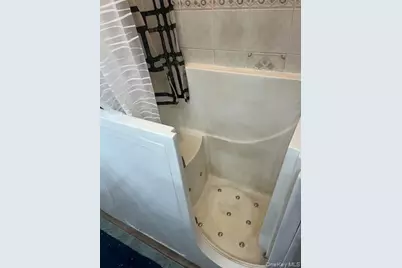 18 Bonnybill Drive, Centereach, NY 11720 - Photo 8