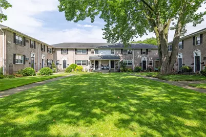 82-25 268 Street #175B, New Hyde Park, NY 11004 - Photo 4