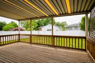 646 Evelyn Ave Ave, East Meadow, NY 11554 - Photo 26