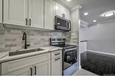 646 Evelyn Ave Avenue, East Meadow, NY 11554 - Photo 10