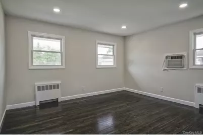 646 Evelyn Ave Avenue, East Meadow, NY 11554 - Photo 18