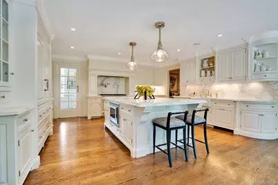 191 Elderfields Road, Manhasset, NY 11030 - Photo 10